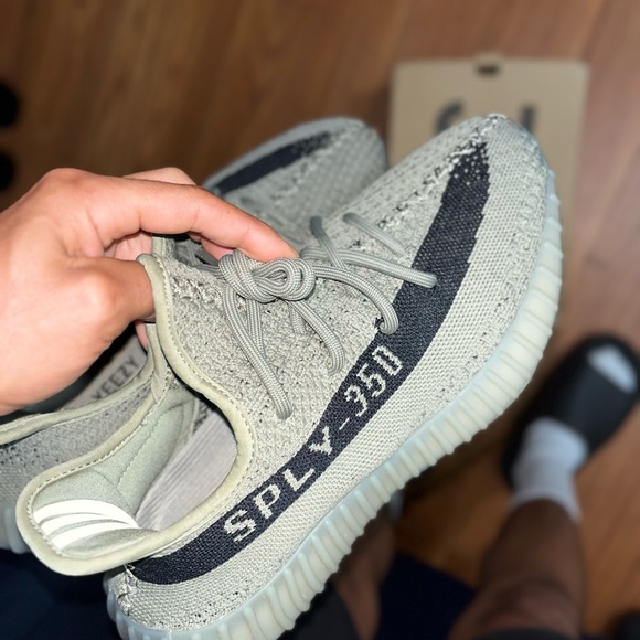 yeezy 350 v2 “granite” barley used with box . - Picture 4 of 6